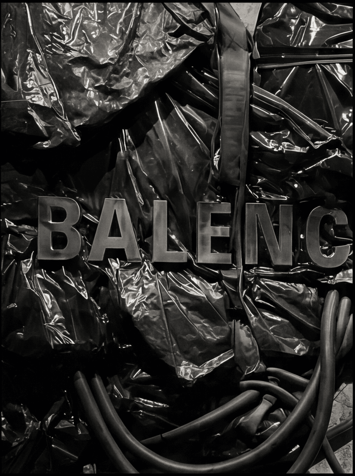 Logo dans les débris